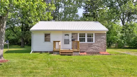 17 Seneca Manor Dr, Seneca Falls, NY 13148