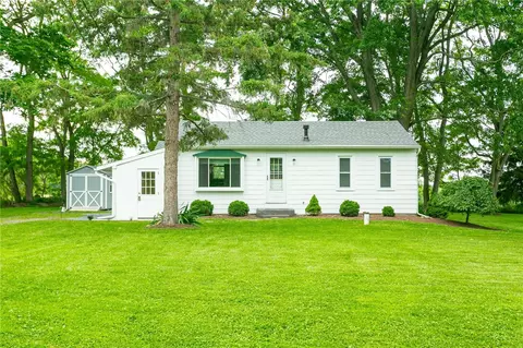 2068 Cox Rd, Bloomfield, NY 14469