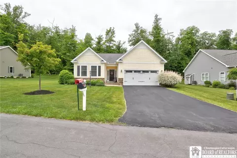 2047 Ashmar Ln, Ellicott, NY 14701