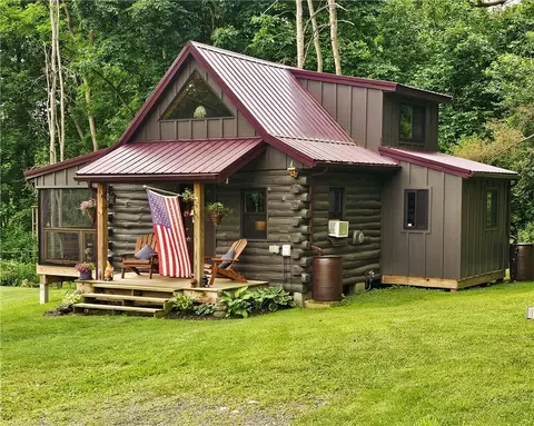 1527 Phelps Rd, Potter, NY 14507
