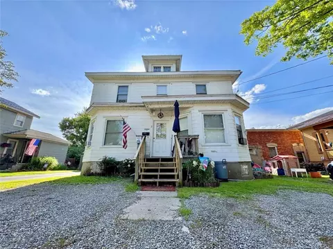 2 Church St, Waterloo, NY 13165