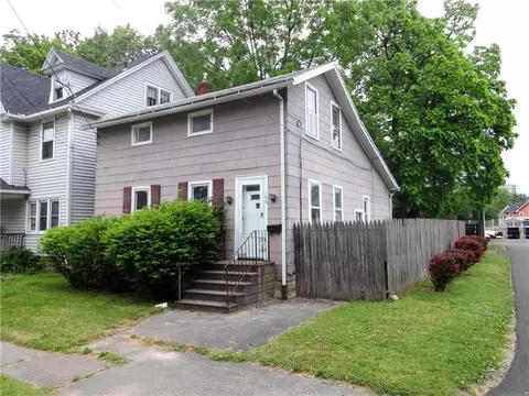 136 Stutson St, Rochester, NY 14612