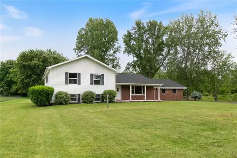 1516 Kenyon Rd, Ontario, NY 14519