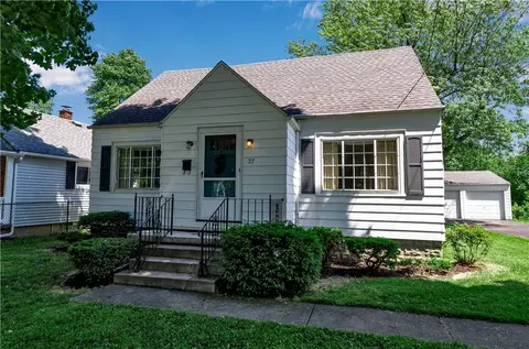 27 Randolph St, Lancaster, NY 14086