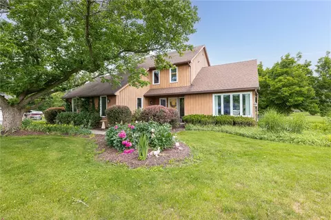 41 Plains Rd, Honeoye Falls, NY 14472