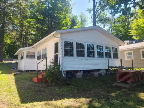 432 Glenwood Ln, Niles, NY 13021