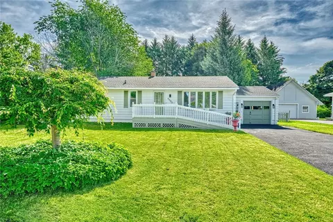 4580 Dewey Ave, Greece, NY 14612