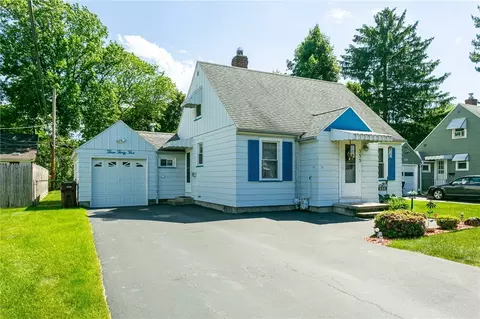 335 Ridgedale Cir, Greece, NY 14616