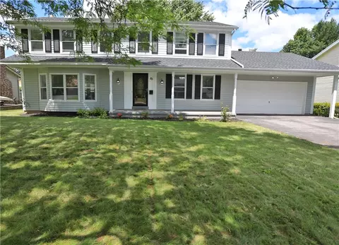 85 Roxwood Dr, Greece, NY 14612