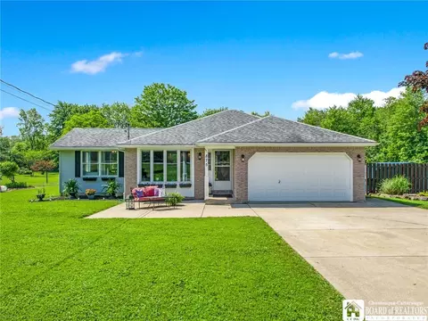 875 Bennett Rd, Evans, NY 14006