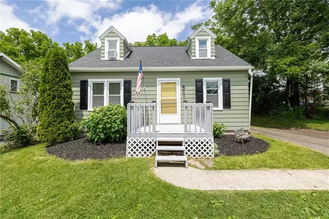 968 Whitney Rd, Perinton, NY 14450
