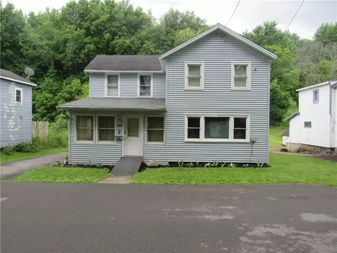 159 Cayuga St, Galen, NY 14433