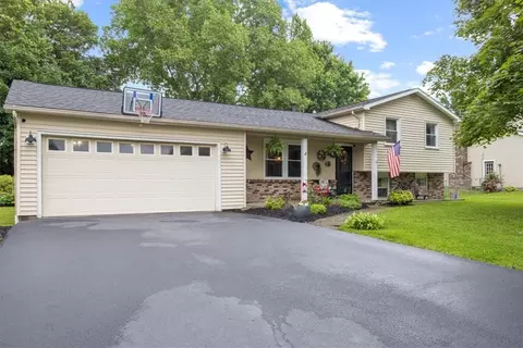 46 Sherwood Dr, Brockport, NY 14420