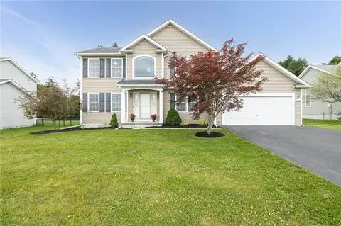103 Harrogate Xing, West Henrietta, NY 14586