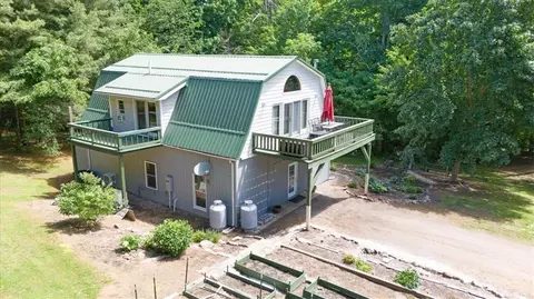 7275 Mud Ln, Sodus, NY 14551