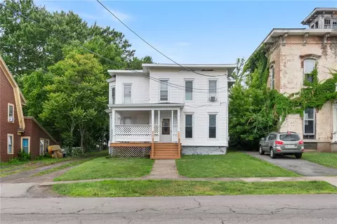 44 Sodus St, Galen, NY 14433