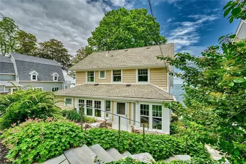 522 Forest Lawn Rd, Webster, NY 14580