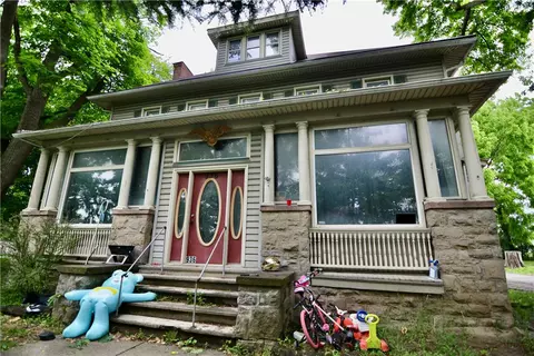 936 Buffalo Rd, Gates, NY 14624