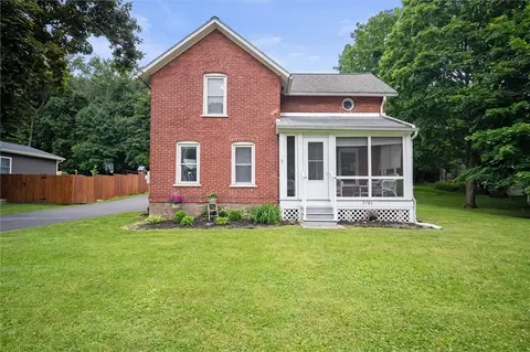 3786 Union St, Marion, NY 14505