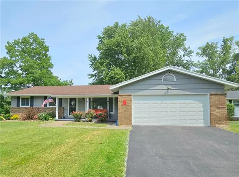 34 Brush Hollow Rd, Greece, NY 14626