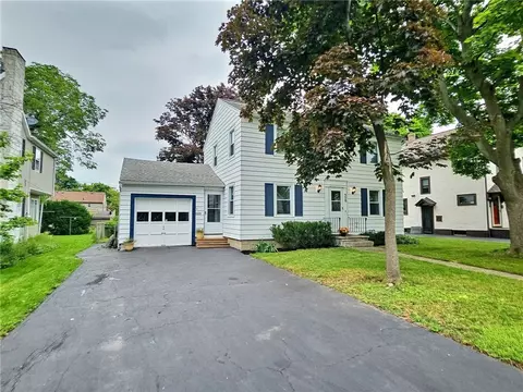 350 Scholfield Rd, Irondequoit, NY 14617