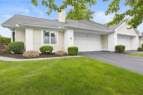 43 Belltower Ln, Pittsford, NY 14534