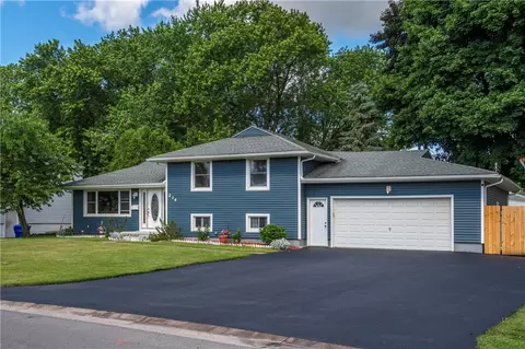 214 Menard Dr, Greece, NY 14616