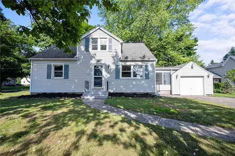 207 Fetzner Rd, Greece, NY 14626