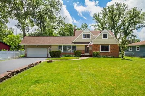 105 Red Rock Rd, Greece, NY 14626