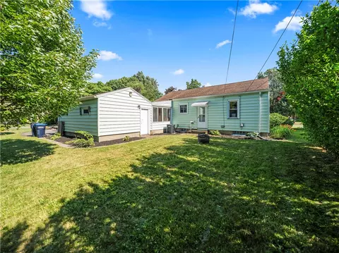 100 Meadowcroft Rd, Irondequoit, NY 14609 photo 18