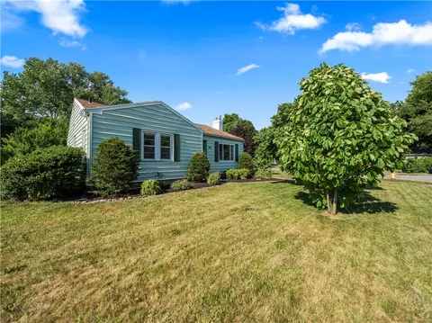 100 Meadowcroft Rd, Irondequoit, NY 14609 photo 21