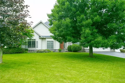 24 Newstone Rd, Pittsford, NY 14534