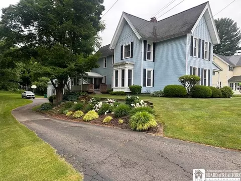 90 Prospect Ave, Springville, NY 14141