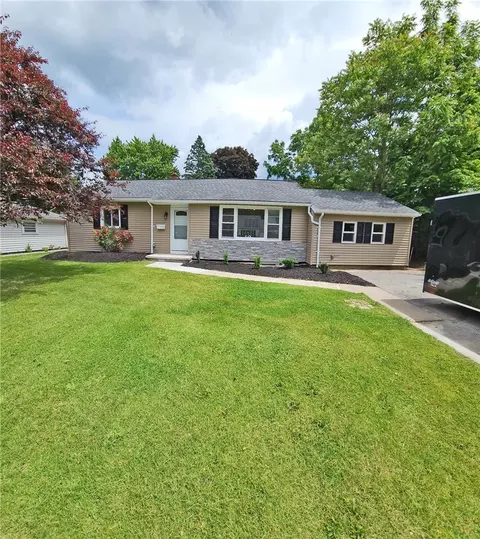 173 Bayberry Ln, Greece, NY 14616