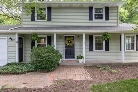 18 Dunmow Cres, Perinton, NY 14450