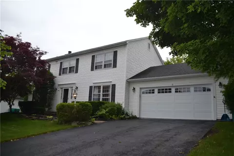 33 Norbrook Rd, Perinton, NY 14450