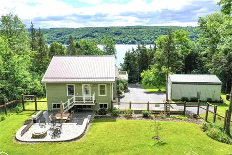 6724 E Bluff Dr, Jerusalem, NY 14527