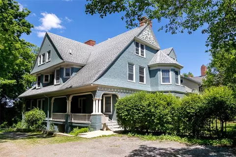 34 Main St, Geneseo, NY 14454