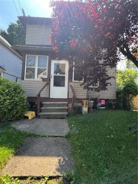 52 4th St, Rochester, NY 14609