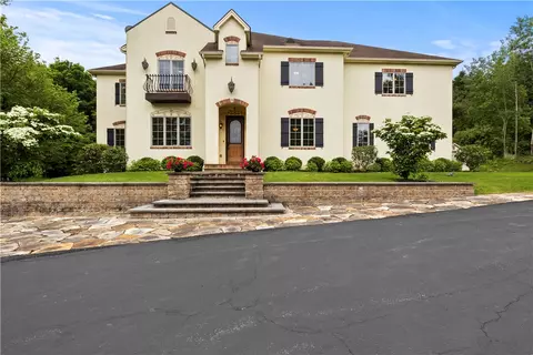 11 Phila St, Mendon, NY 14506