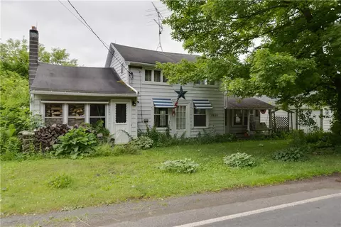 3926 Wayne Center Rd, Lyons, NY 14489