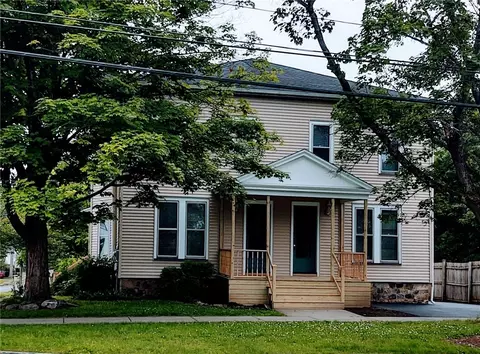 306 W Main St, Palmyra, NY 14522