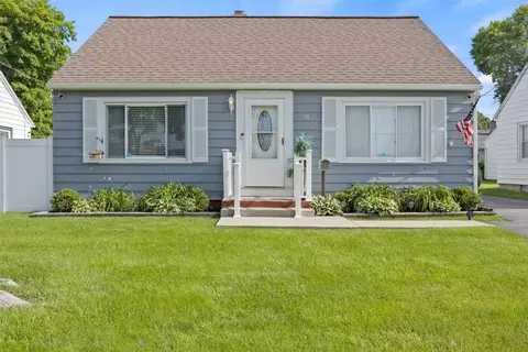74 Shady Lane Dr, Rochester, NY 14621