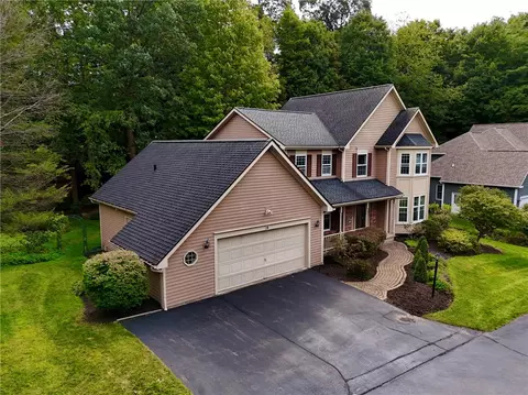 9 Cabernet Cir, Perinton, NY 14450
