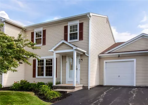 683 Patricks Ln, Webster, NY 14580