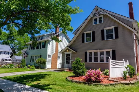 132 Falleson Rd, Rochester, NY 14612