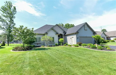 67 Sunny Mill Ln, Greece, NY 14626