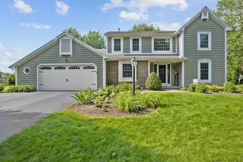 15 S Village Trl, Fairport, NY 14450