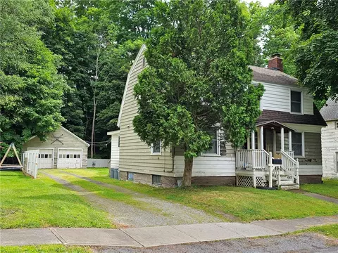 29 Bixby St, Bainbridge, NY 13733