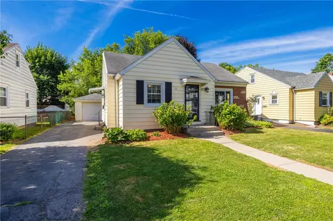 273 Tarrington Rd, Irondequoit, NY 14609 photo 3